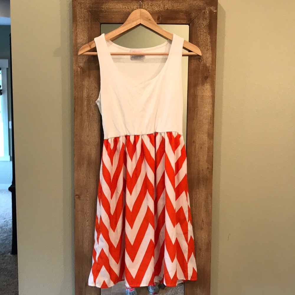 Chevron orange and white dress, size large